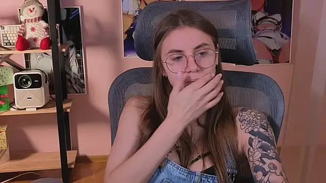  AnnaStark  online show from November 26, 2025, 8:21 pm