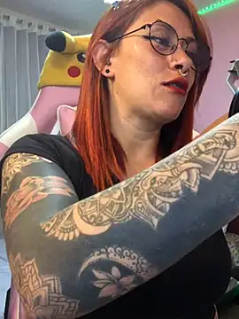 Luna Paris  online show from January 2, 2025, 2:33 am