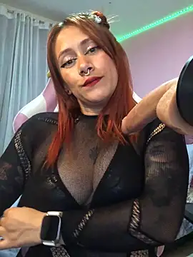 Luna Paris  online show from January 3, 2025, 1:27 am