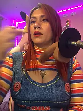 Luna Paris  online show from February 25, 2025, 1:17 pm