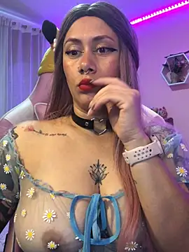 Luna Paris  online show from March 4, 2025, 1:49 pm