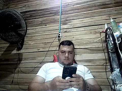 Arcangel 05 online show from May 29, 2026, 4:21 am