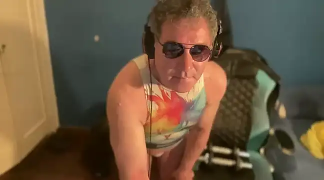 Snapshot of Fabrissi chatting on January 28, 2025, 7:53 pm Fabrissi online show from January 28, 2025, 7:53 pm