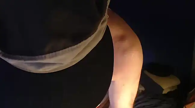 Snapshot of Fabrissi chatting on February 27, 2025, 7:58 pm Fabrissi online show from February 27, 2025, 7:58 pm