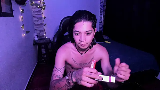 Snapshot of saad_man chatting on November 8, 2025, 12:33 am saad man online show from November 8, 2025, 12:33 am