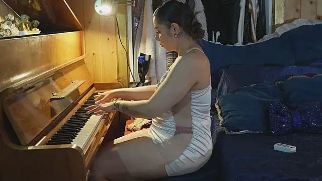 VanessaDoyle online show from May 28, 2026, 8:11 am