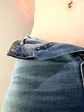 Amira Milker online show from January 31, 2025, 2:07 pm