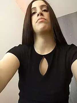 Amira Milker online show from March 7, 2025, 1:29 pm