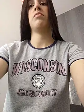 Amira Milker online show from March 10, 2025, 1:10 pm