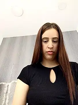 Amira Milker online show from September 18, 2025, 1:24 pm