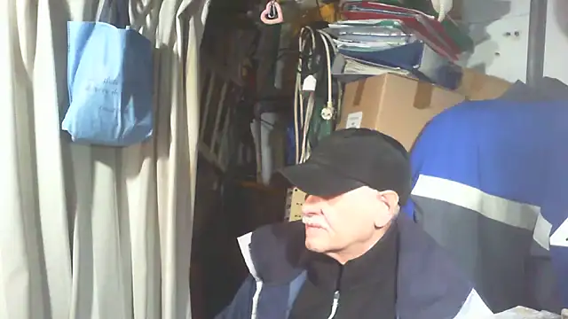 Snapshot of nonnomaturobisex chatting on January 14, 2026, 8:31 am nonnomaturobisex online show from January 14, 2026, 8:31 am