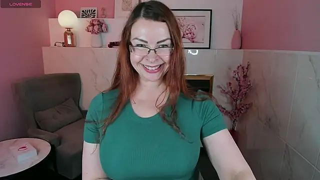 MrsIngrid online show from March 6, 2025, 2:51 pm