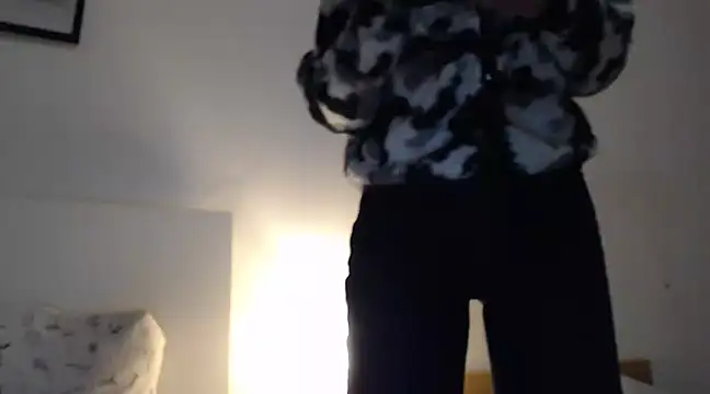 Snapshot of ocean_eyess_ chatting on February 19, 2025, 9:47 pm ocean eyess online show from February 19, 2025, 9:47 pm