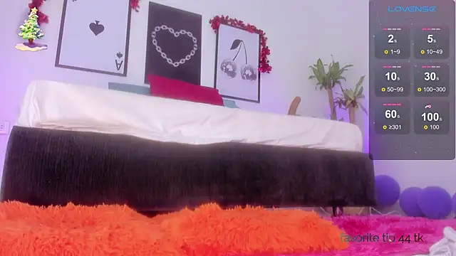 cloe 25 online show from December 30, 2024, 2:09 am