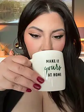 CurvyKimmy1 online show from October 5, 2025, 11:41 am