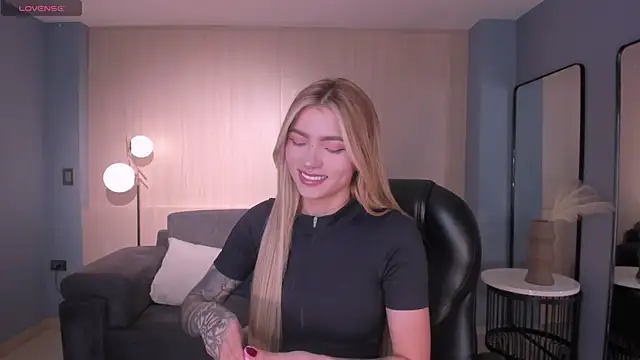 LexieWayne online show from April 7, 2026, 6:52 pm