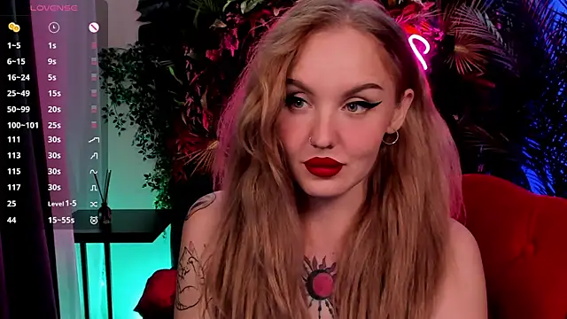 Snapshot of LianaFord chatting on January 22, 2025, 2:37 am LianaFord online show from January 22, 2025, 2:37 am
