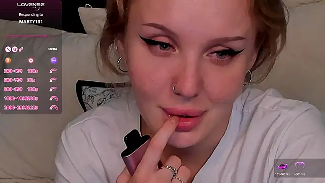 Snapshot of LianaFord chatting on February 23, 2025, 10:09 pm LianaFord online show from February 23, 2025, 10:09 pm
