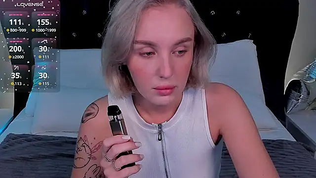 Snapshot of LianaFord chatting on September 11, 2025, 12:33 am LianaFord online show from September 11, 2025, 12:33 am