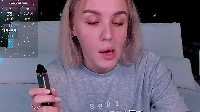 Snapshot of LianaFord chatting on September 19, 2025, 5:46 pm LianaFord online show from September 19, 2025, 5:46 pm