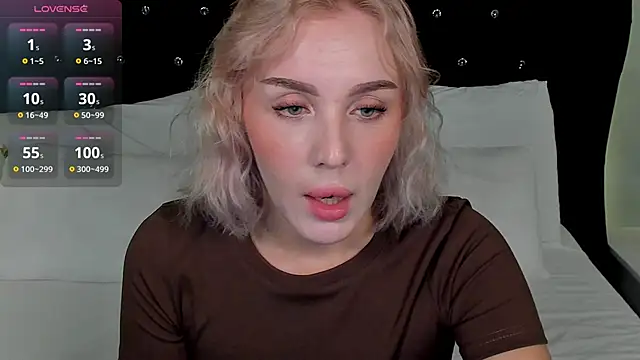 Snapshot of LianaFord chatting on October 8, 2025, 11:13 pm LianaFord online show from October 8, 2025, 11:13 pm