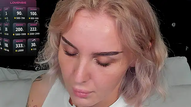 Snapshot of LianaFord chatting on October 11, 2025, 10:52 pm LianaFord online show from October 11, 2025, 10:52 pm