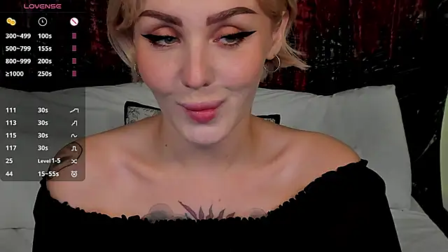 Snapshot of LianaFord chatting on October 31, 2025, 7:59 pm LianaFord online show from October 31, 2025, 7:59 pm