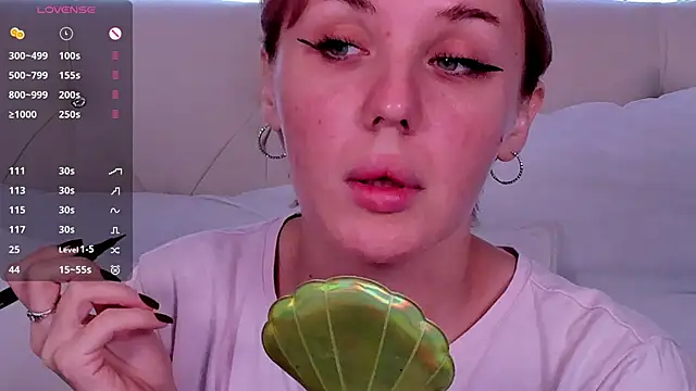 Snapshot of LianaFord chatting on November 6, 2025, 9:59 pm LianaFord online show from November 6, 2025, 9:59 pm