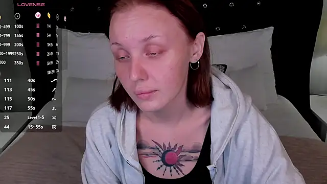 LianaFord online show from April 7, 2026, 4:02 am