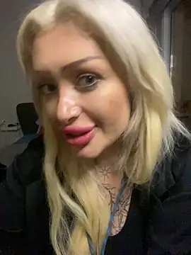 Snapshot of JennaLinn chatting on October 9, 2025, 4:38 pm JennaLinn online show from October 9, 2025, 4:38 pm