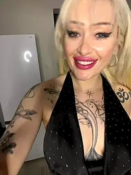 Snapshot of JennaLinn chatting on October 12, 2025, 4:28 pm JennaLinn online show from October 12, 2025, 4:28 pm