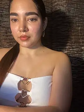 Snapshot of DulceChloe99 chatting on February 24, 2026, 7:12 pm DulceChloe99 online show from February 24, 2026, 7:12 pm