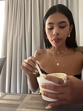 AntonellaRossi online show from March 27, 2026, 7:46 pm