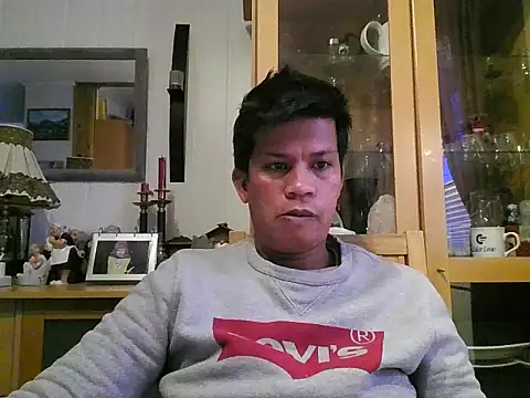 SweetasianHugoxxx online show from November 12, 2025, 12:16 pm