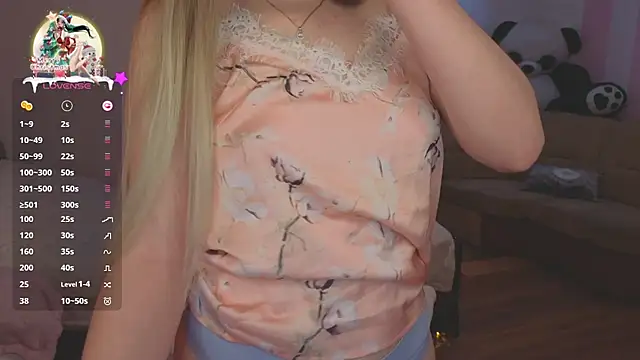 Snapshot of CyrilaPuff chatting on December 24, 2024, 5:27 am CyrilaPuff online show from December 24, 2024, 5:27 am