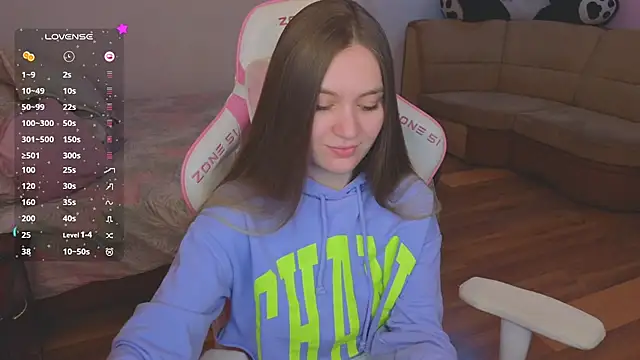 Snapshot of CyrilaPuff chatting on January 12, 2025, 8:57 am CyrilaPuff online show from January 12, 2025, 8:57 am