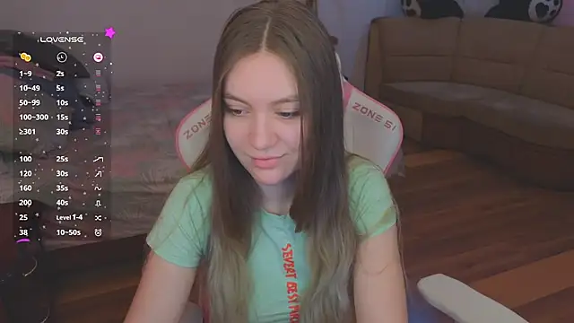 Snapshot of CyrilaPuff chatting on January 17, 2025, 4:17 am CyrilaPuff online show from January 17, 2025, 4:17 am