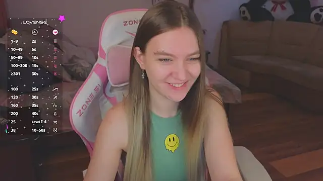 Snapshot of CyrilaPuff chatting on January 21, 2025, 3:59 am CyrilaPuff online show from January 21, 2025, 3:59 am