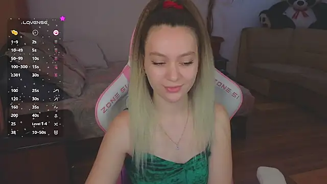 Snapshot of CyrilaPuff chatting on January 26, 2025, 3:17 am CyrilaPuff online show from January 26, 2025, 3:17 am