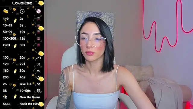 barbie scoth  online show from September 12, 2025, 9:48 pm