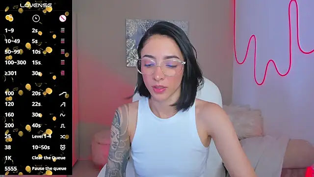 barbie scoth  online show from September 13, 2025, 7:46 pm