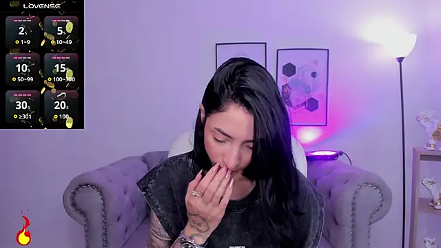 barbie scoth  online show from December 3, 2025, 8:07 pm