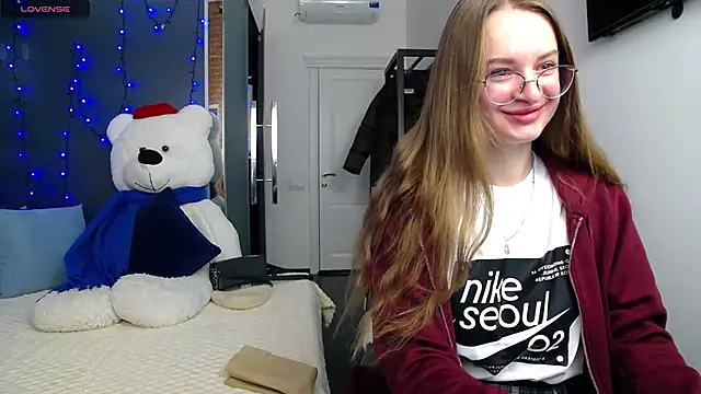 Snapshot of KateJonson chatting on December 13, 2024, 8:20 am KateJonson online show from December 13, 2024, 8:20 am