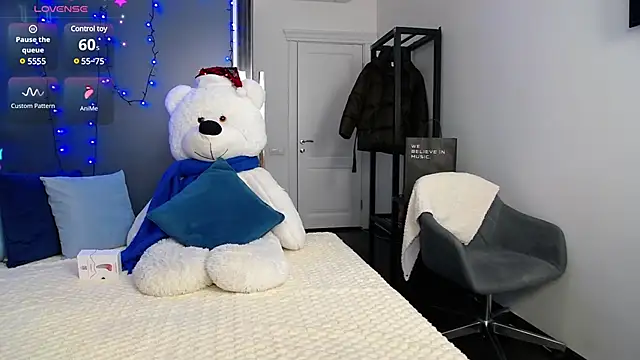 Snapshot of KateJonson chatting on December 15, 2024, 7:46 am KateJonson online show from December 15, 2024, 7:46 am