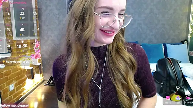 KateJonson online show from November 3, 2025, 1:12 pm