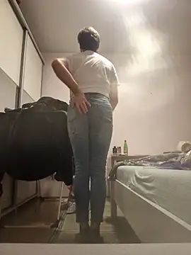 HouseOfCums online show from October 18, 2025, 3:42 am