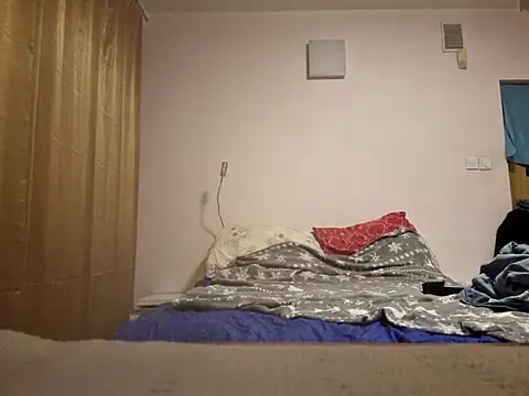 HouseOfCums online show from October 20, 2025, 12:33 am