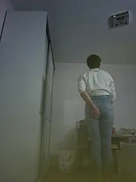 HouseOfCums online show from November 8, 2025, 3:50 am