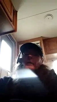 truckerlove69 online show from December 4, 2024, 4:27 pm