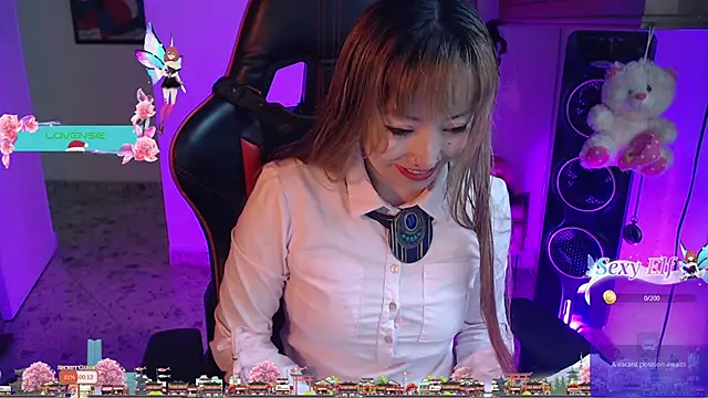 pink-2022 online show from December 12, 2024, 12:44 pm